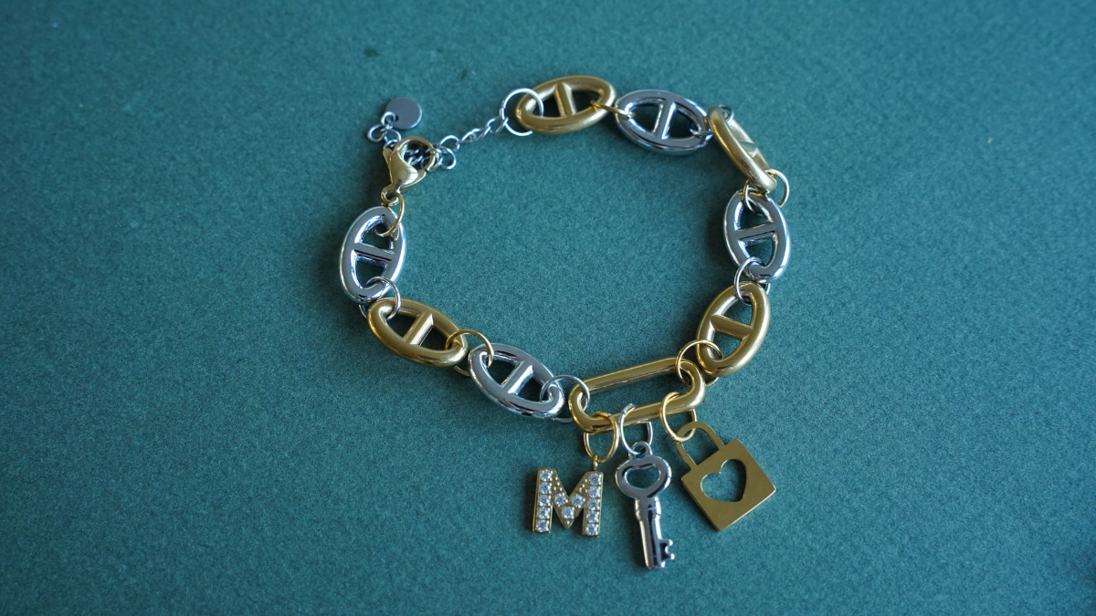 Bracciale con maglie marine dorate e argentate : Tappa 4 Bracciale con maglie marine dorate e argentate : Tappa 4