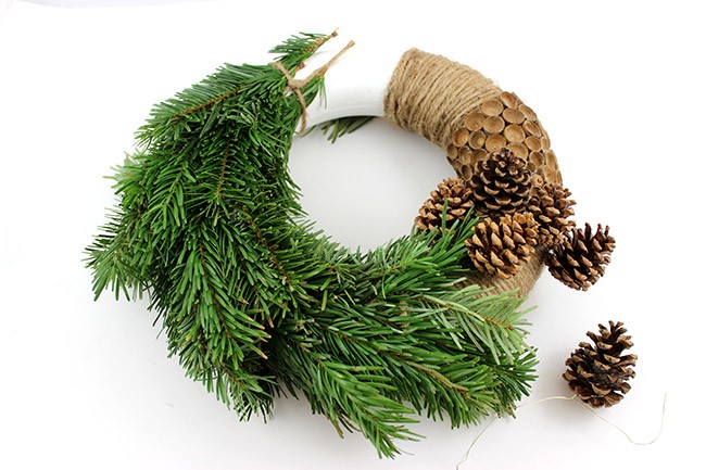 Ghirlanda natalizia naturale fai da te : Tappa 4