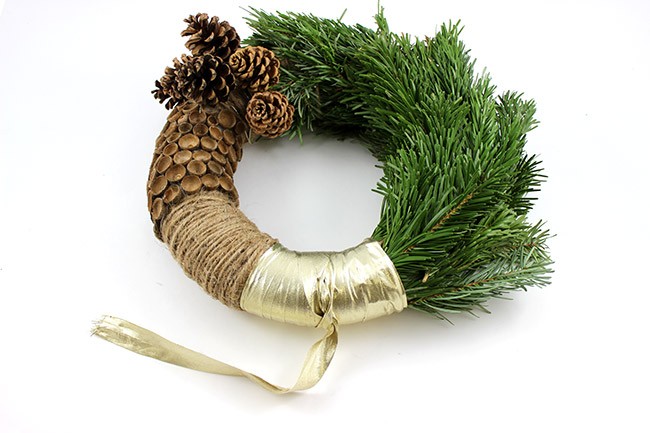 Ghirlanda natalizia naturale fai da te : Tappa 5
