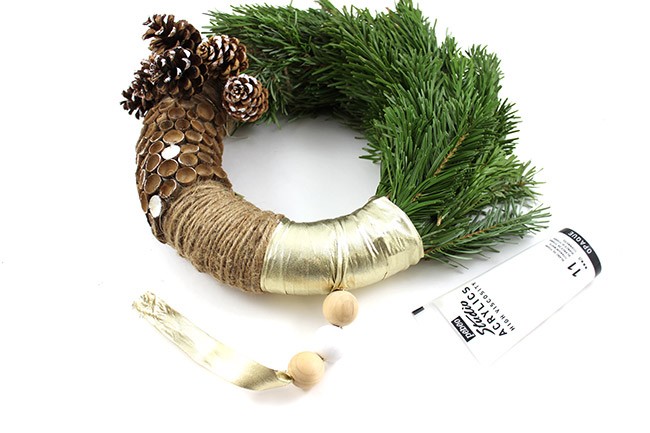 Ghirlanda natalizia naturale fai da te : Tappa 6
