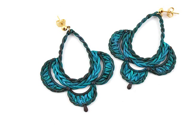 Orecchini in finta lana Fimo lavorati all'uncinetto : Tappa 16