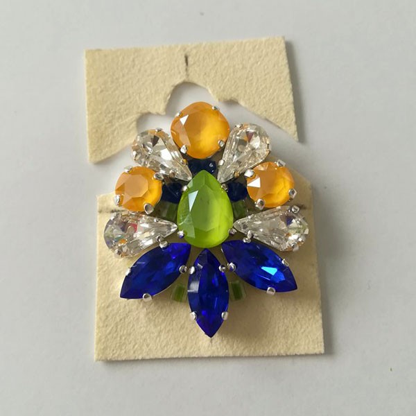 Orecchini cabochon PureCrystal blu maestoso, ranuncolo e lime : Tappa 16 Orecchini cabochon PureCrystal blu maestoso, ranuncolo e lime : Tappa 16