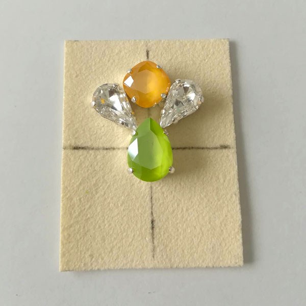 Orecchini cabochon PureCrystal blu maestoso, ranuncolo e lime : Tappa 7 Orecchini cabochon PureCrystal blu maestoso, ranuncolo e lime : Tappa 7