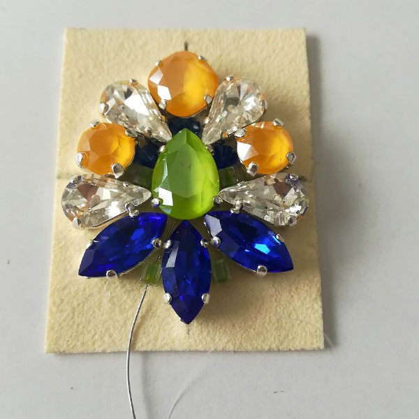 Orecchini cabochon PureCrystal blu maestoso, ranuncolo e lime : Tappa 14 Orecchini cabochon PureCrystal blu maestoso, ranuncolo e lime : Tappa 14