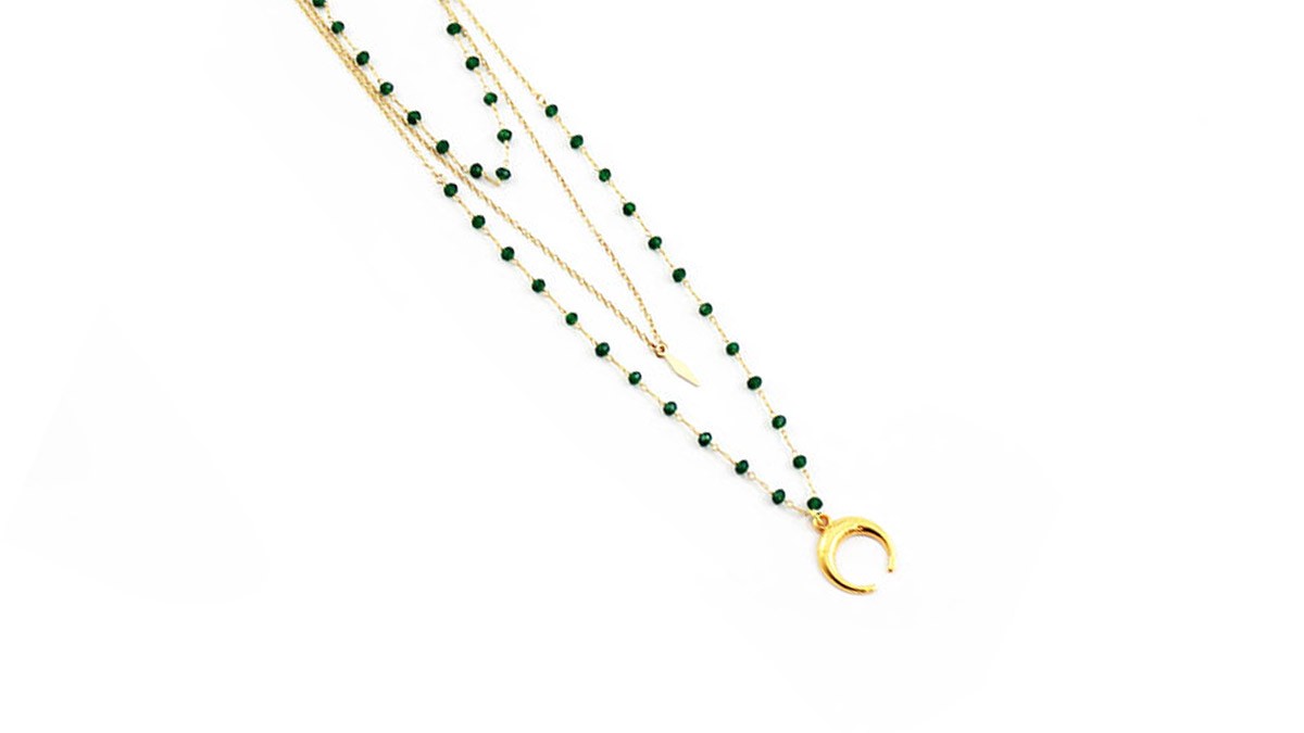 Schema Gioielli fai da te Collana a più file con catena di perline e pendente in corno Schema Gioielli fai da te Collana a più file con catena di perline e pendente in corno