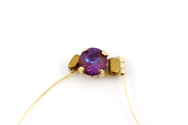 Bracciale intrecciato con punto Square Stitch e cabochon PureCrystal DeLite : Tappa 3