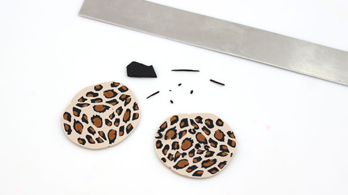 Set di gioielli in fimo con anatra leopardata : Tappa 8 Set di gioielli in fimo con anatra leopardata : Tappa 8