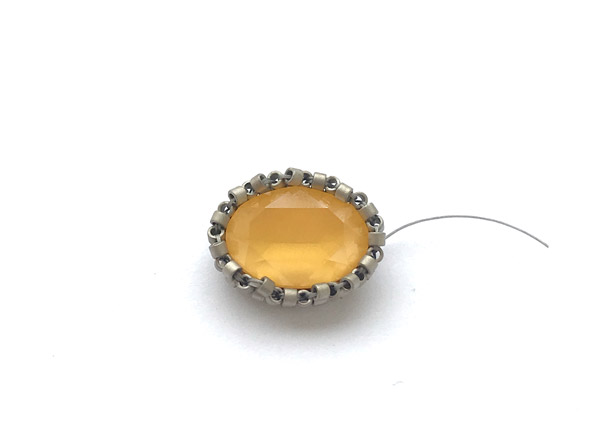 Orecchini fai da te con cristalli PureCrystal e perle di vetro Miyuki Delicas : Tappa 6