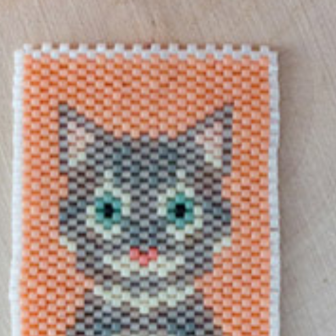 Tessitura peyote motivo polaroid gatto soriano