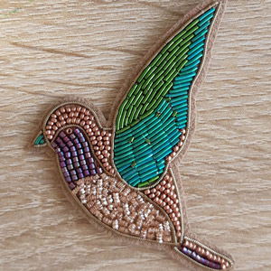 Tutoriel DIY Broderie d'or broche oiseau en cannetille et rocailles